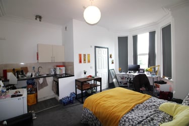 1 bed flat, Park Road, Lenton, Nottingham, NG71JG - Image 2